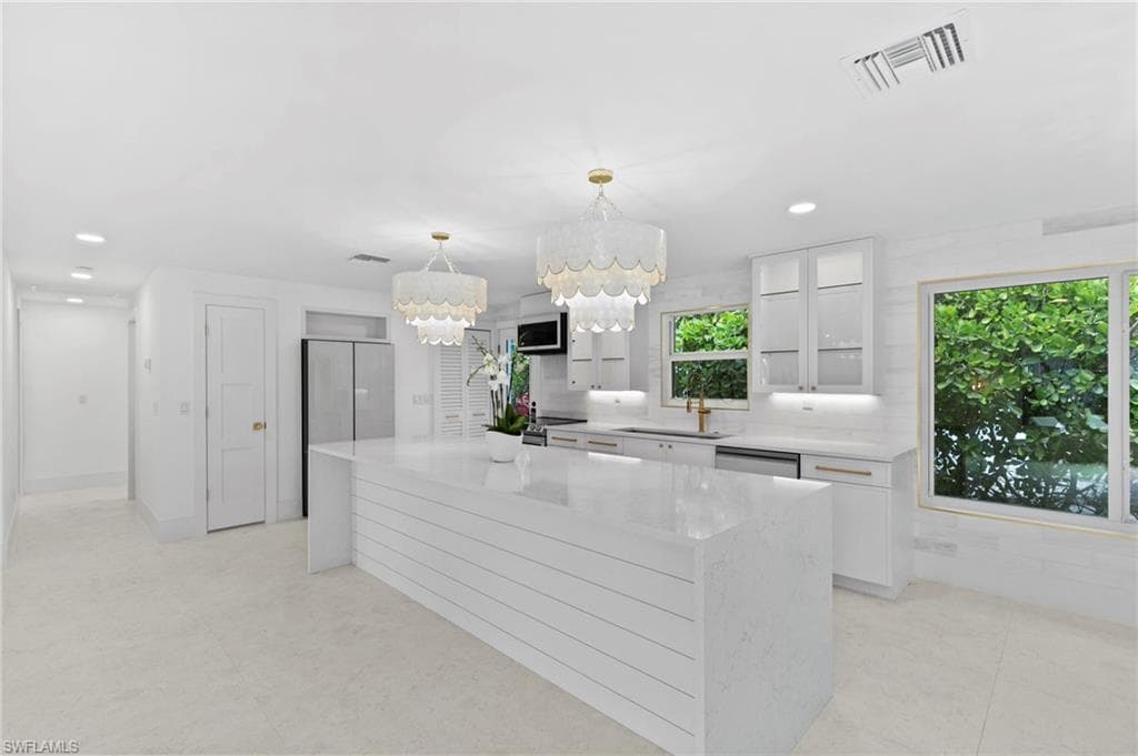 17 Knights Bridge RD, NAPLES FL 34112-5