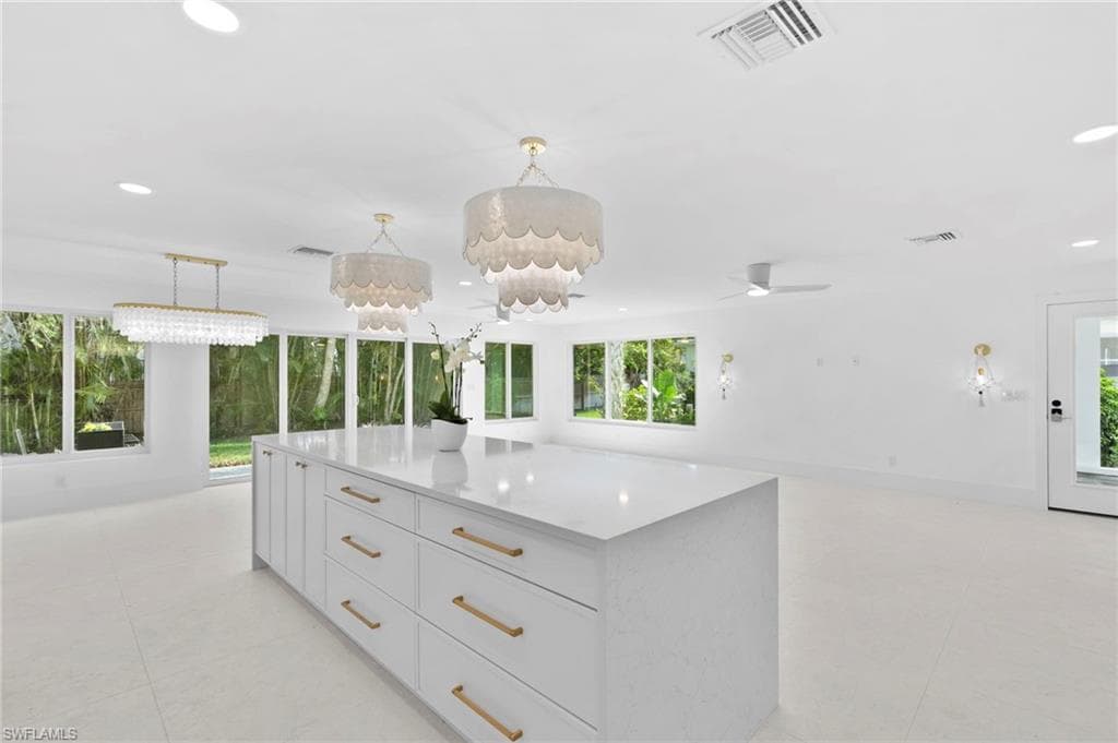 17 Knights Bridge RD, NAPLES FL 34112-2