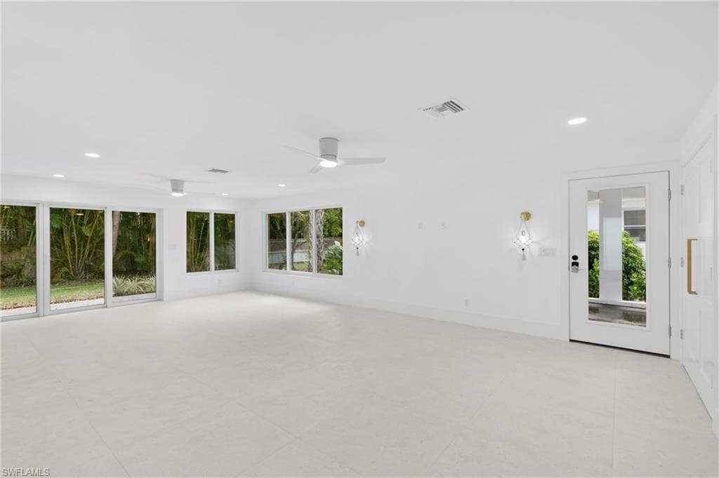 17 Knights Bridge RD, NAPLES FL 34112-4