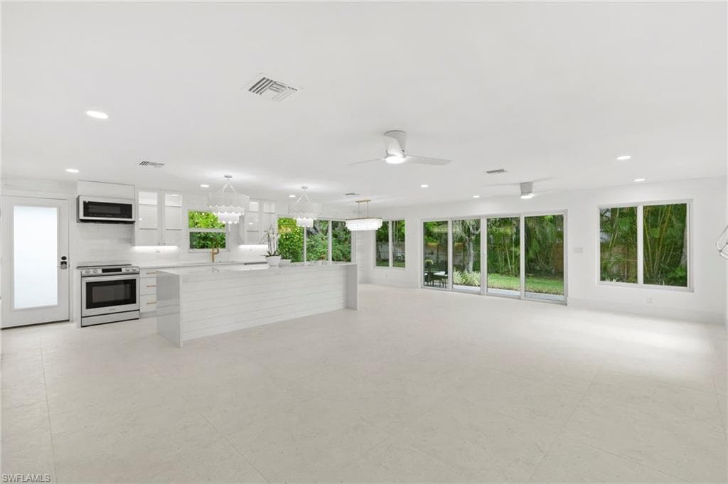 17 Knights Bridge RD, NAPLES FL 34112-3