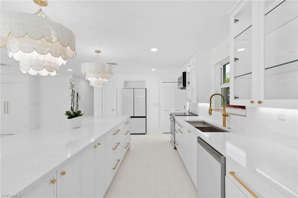 17 Knights Bridge RD, NAPLES FL 34112-7