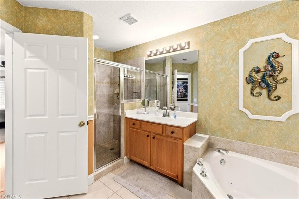 8401 Southbridge DR # 2, ESTERO FL 33967-25