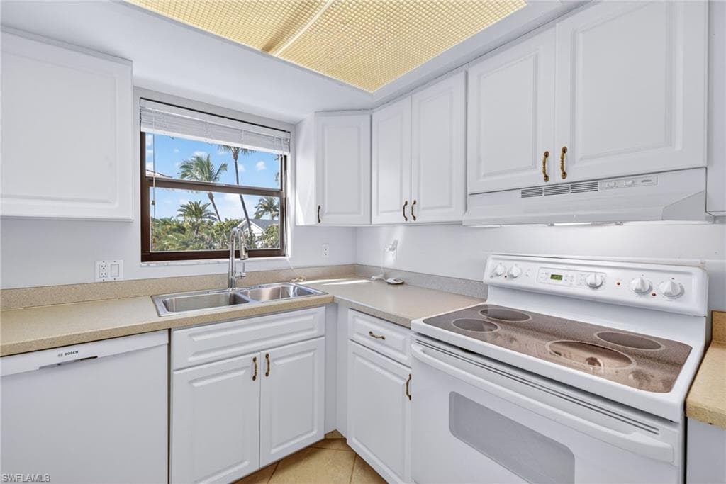 2230 Camino Del Mar DR, SANIBEL FL 33957-13
