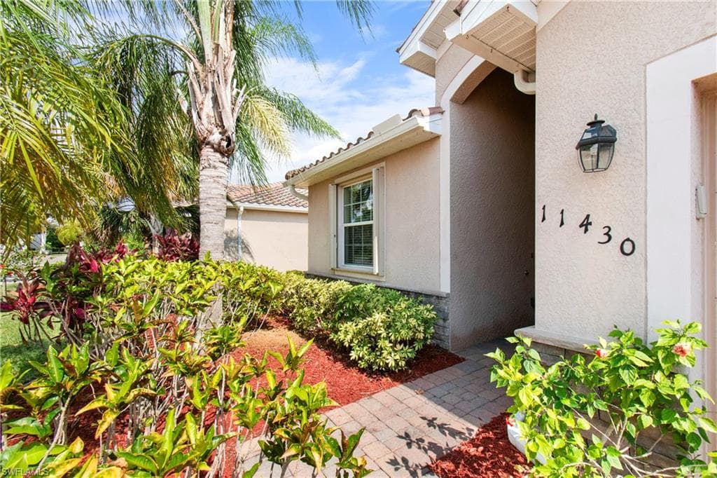 11430 Icarus CIR, LEHIGH ACRES FL 33971-3