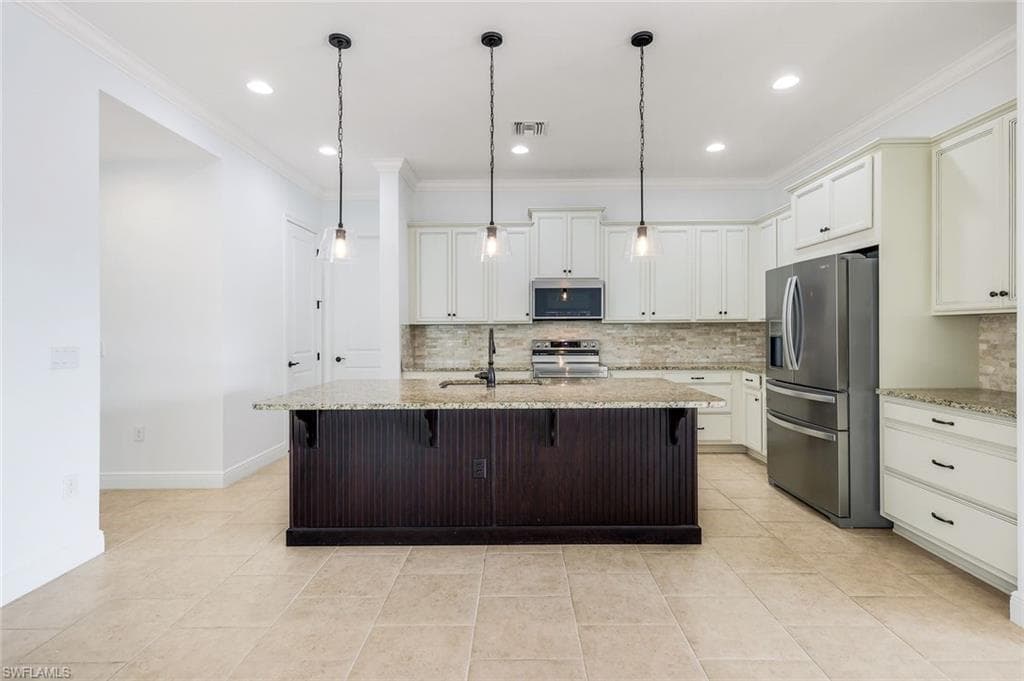 3529 Pilot CIR, NAPLES FL 34120-16