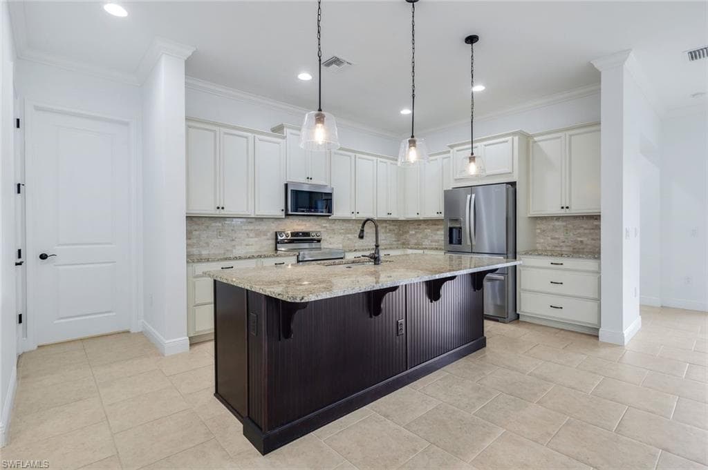 3529 Pilot CIR, NAPLES FL 34120-19