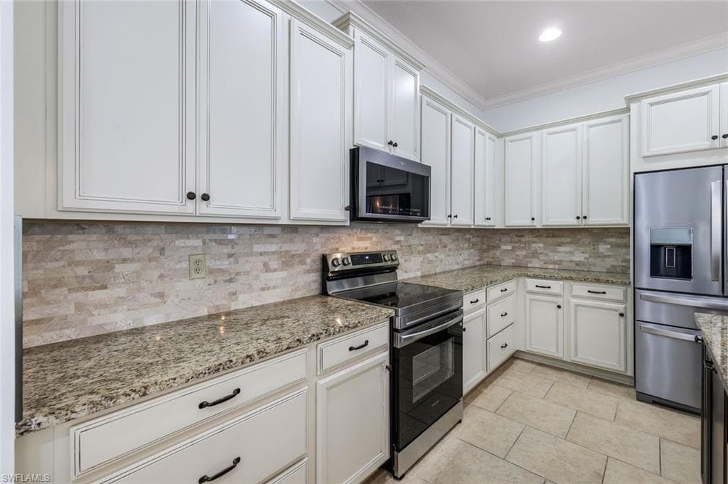 3529 Pilot CIR, NAPLES FL 34120-18