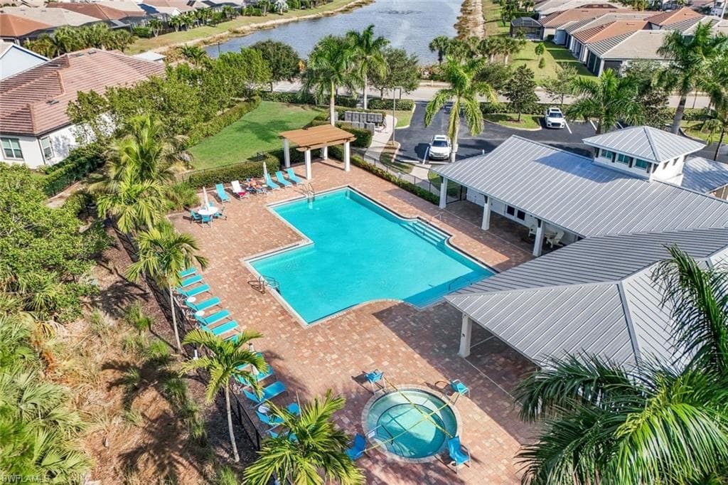 3529 Pilot CIR, NAPLES FL 34120-37