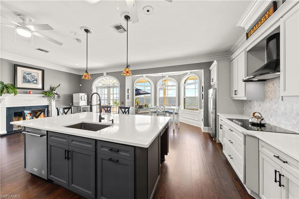 1807 Coral CIR-11