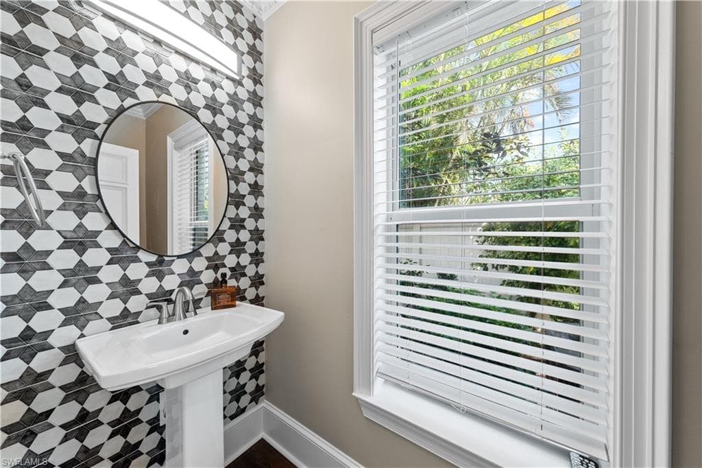 1807 Coral CIR-13
