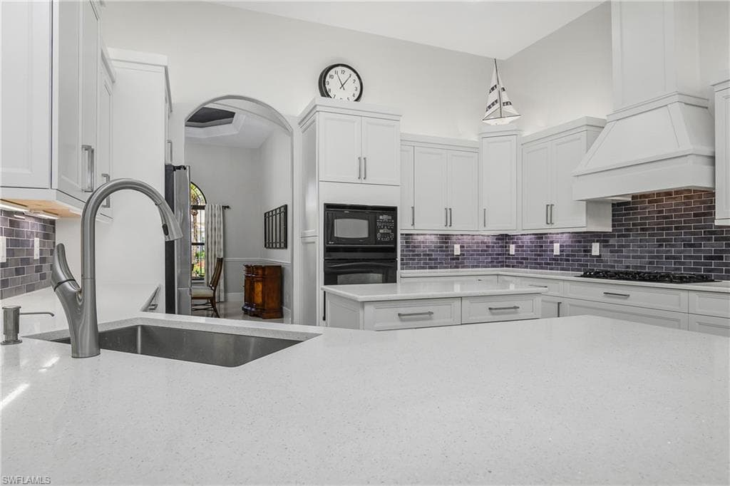 16013 Waterleaf LN, FORT MYERS FL 33908-4