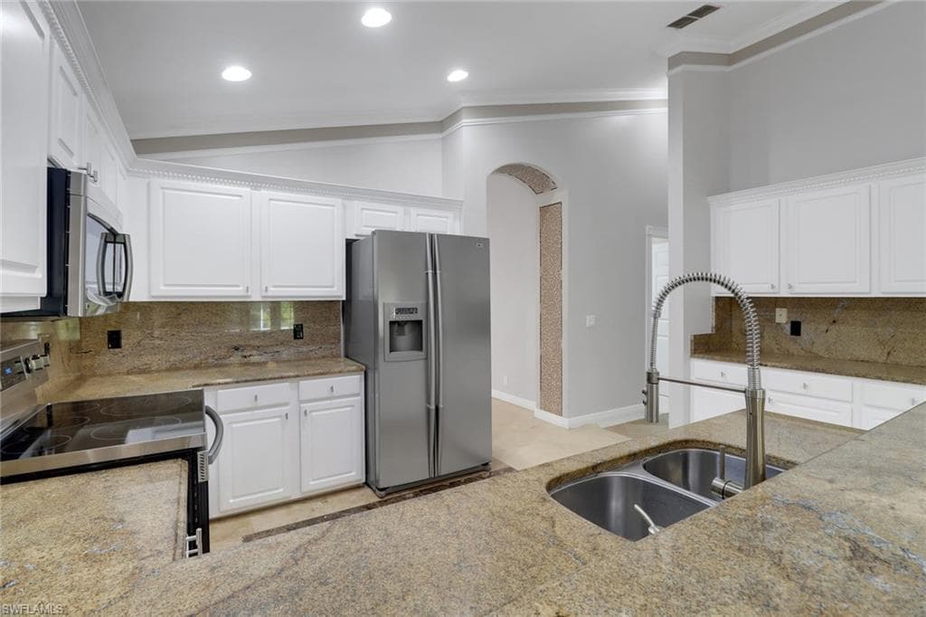 15028 Savannah DR, NAPLES FL 34119-12