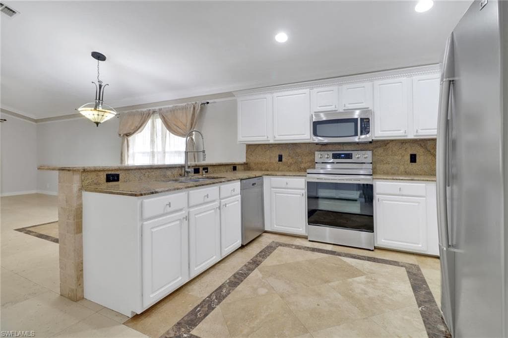 15028 Savannah DR, NAPLES FL 34119-11