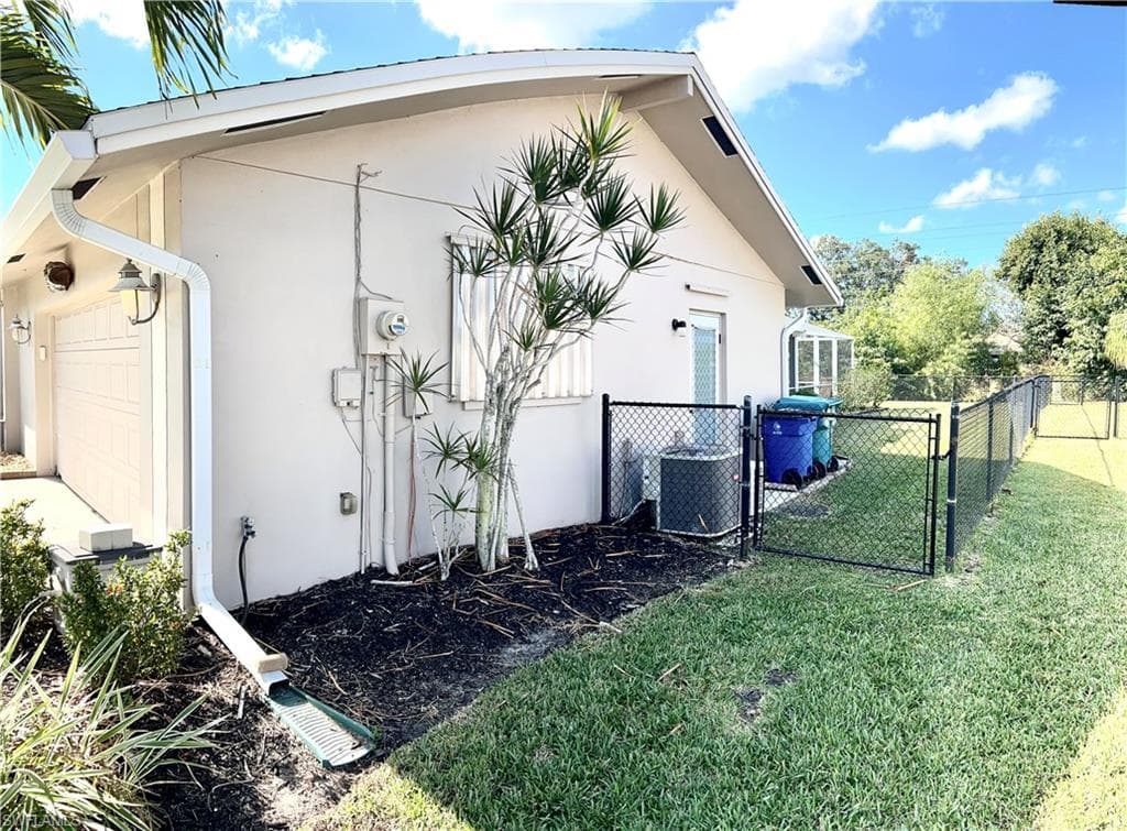 1406 S Larkwood SQ, FORT MYERS FL 33919-3