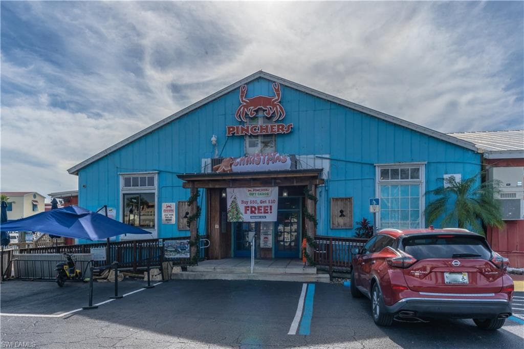 1360 5th AVE N, NAPLES FL 34102-41