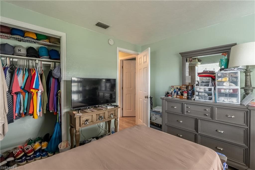 1360 5th AVE N, NAPLES FL 34102-12