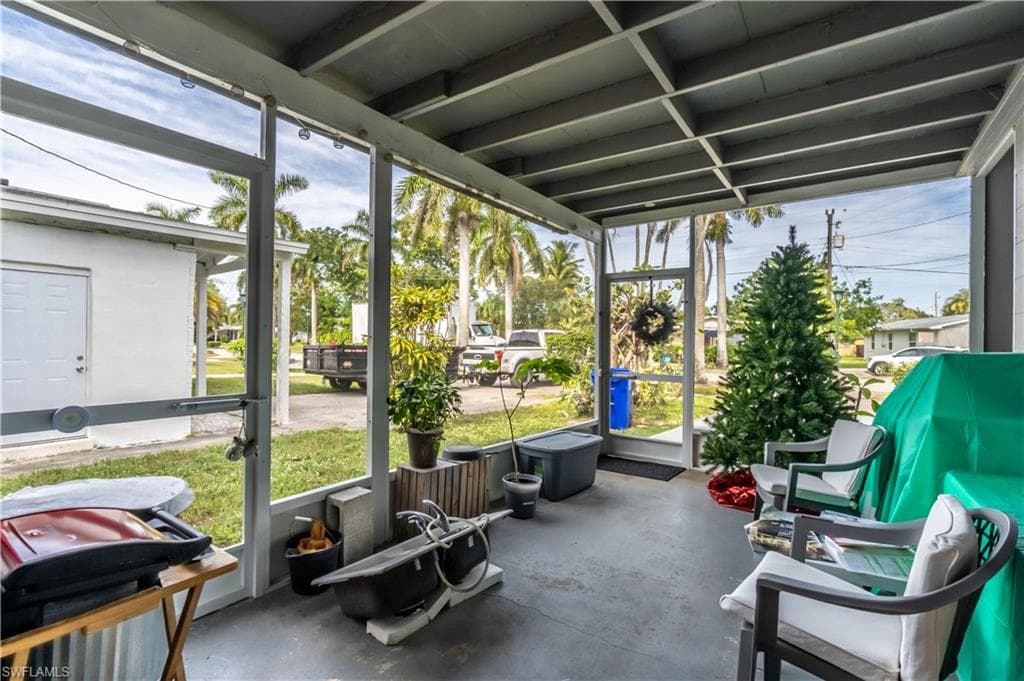 1360 5th AVE N, NAPLES FL 34102-16