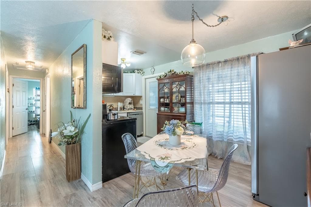 1360 5th AVE N, NAPLES FL 34102-6