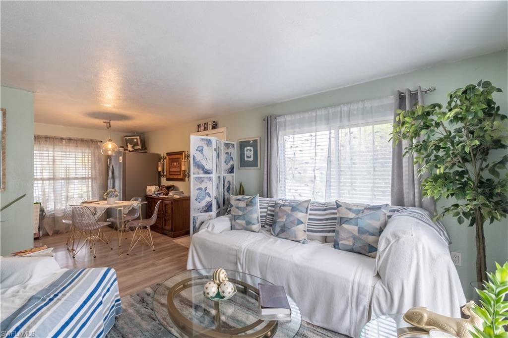 1360 5th AVE N, NAPLES FL 34102-2