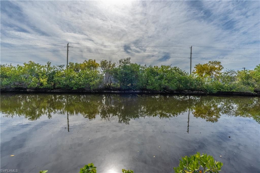 1360 5th AVE N, NAPLES FL 34102-32