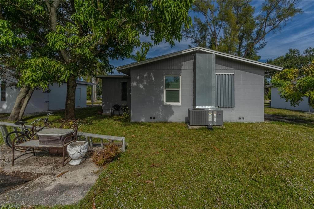 1360 5th AVE N, NAPLES FL 34102-34