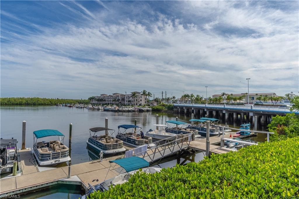 1360 5th AVE N, NAPLES FL 34102-38