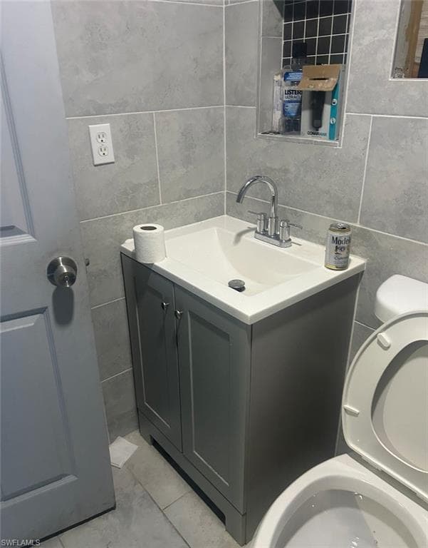 3516 E Riverside DR, FORT MYERS FL 33916-17