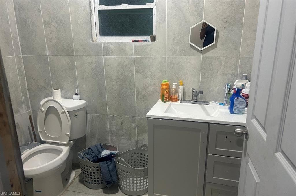 3516 E Riverside DR, FORT MYERS FL 33916-18