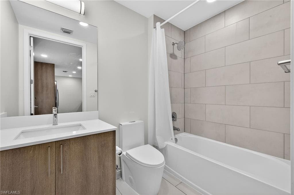 26610 Rosewood Pointe DR # 202, BONITA SPRINGS FL 34135-15