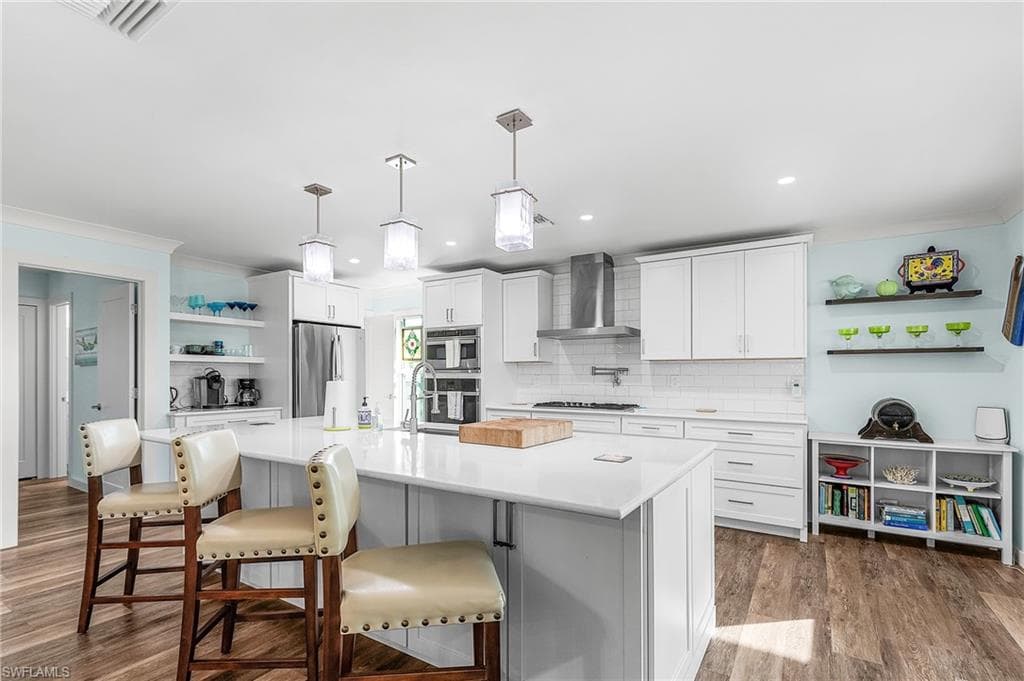 16201 Aura LN-8