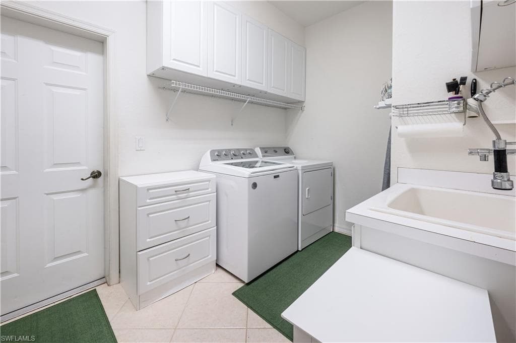 3911 Aurora CT, NAPLES FL 34116-16