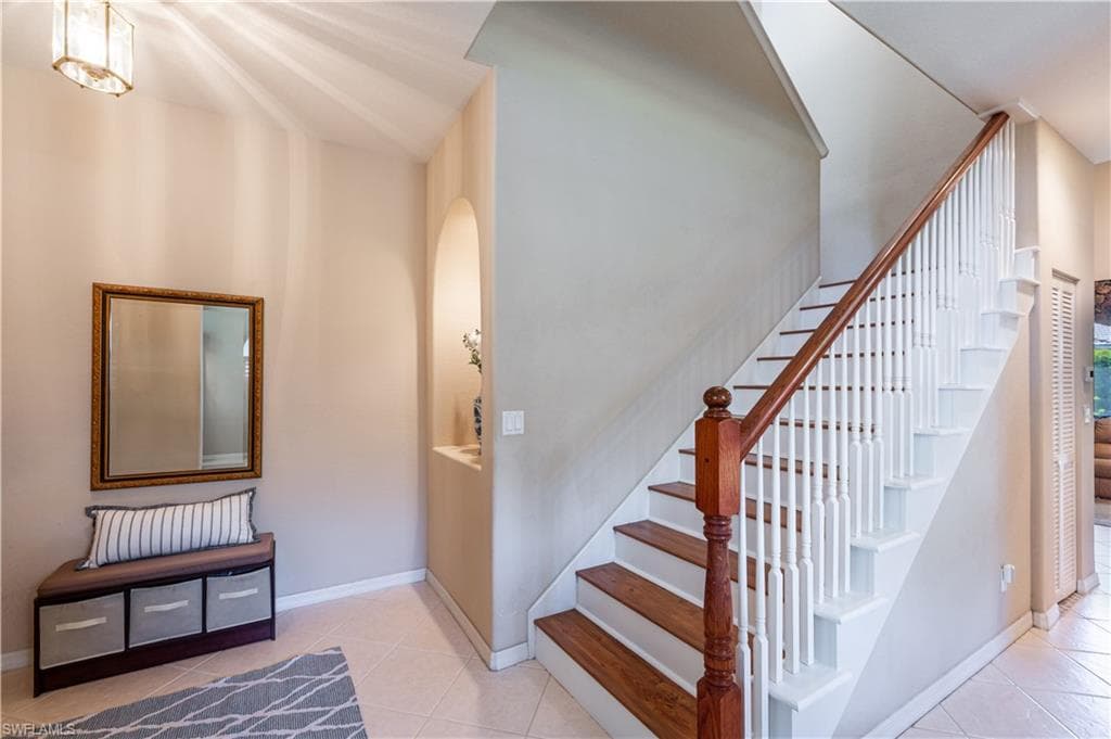 3911 Aurora CT, NAPLES FL 34116-2