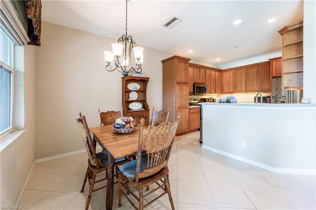 3911 Aurora CT, NAPLES FL 34116-8