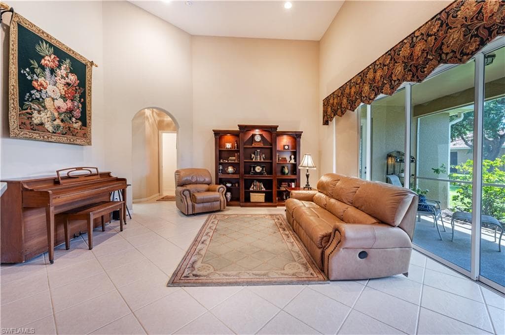 3911 Aurora CT, NAPLES FL 34116-10