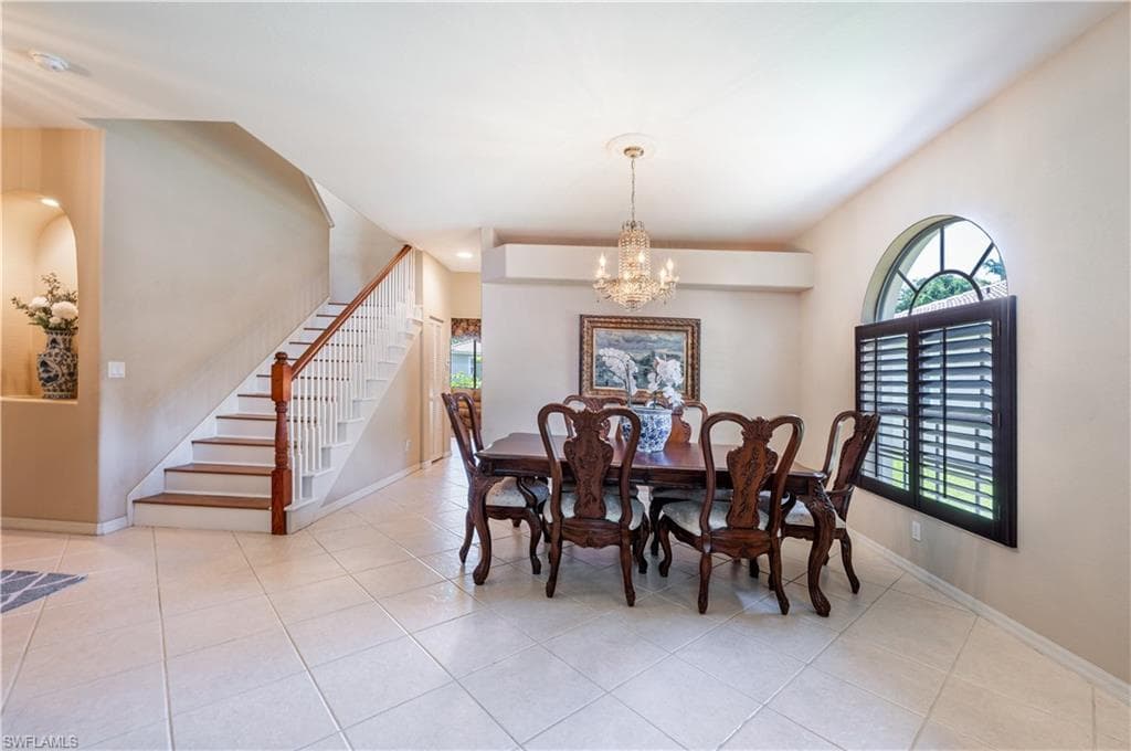 3911 Aurora CT, NAPLES FL 34116-3