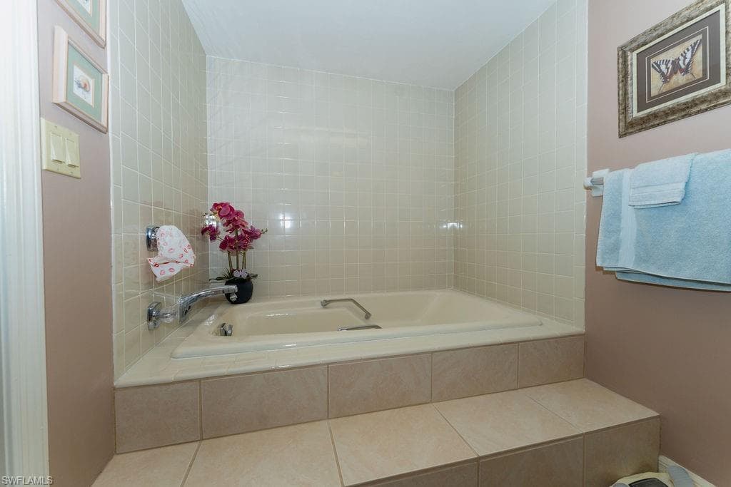 6216 Cougar RUN # 202, FORT MYERS FL 33908-41