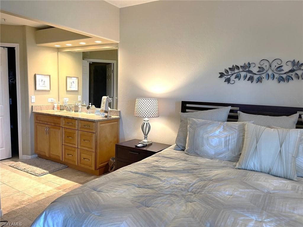 13010 Amberley CT # 205, BONITA SPRINGS FL 34135-8