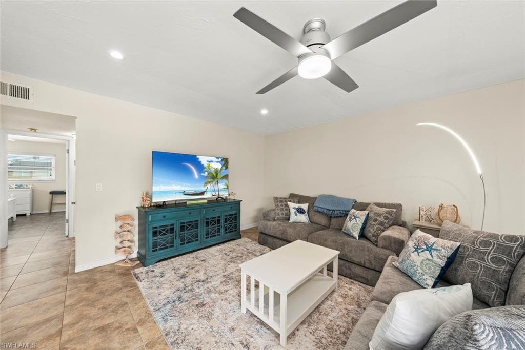 601 Periwinkle WAY D5-16