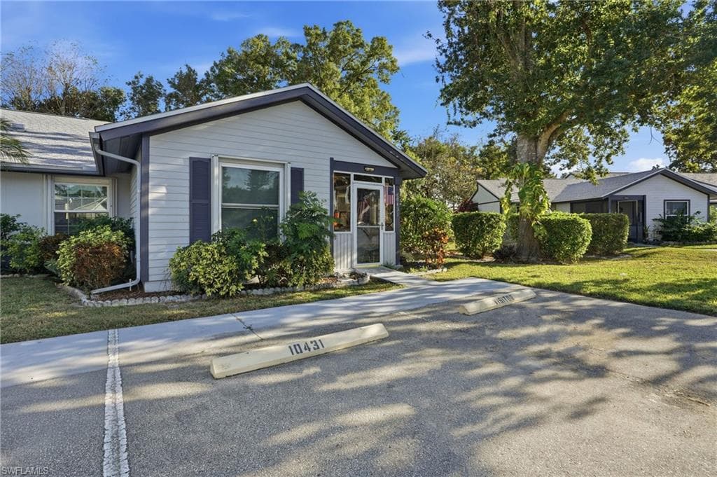 10431 New Bedford CT, LEHIGH ACRES FL 33936-27