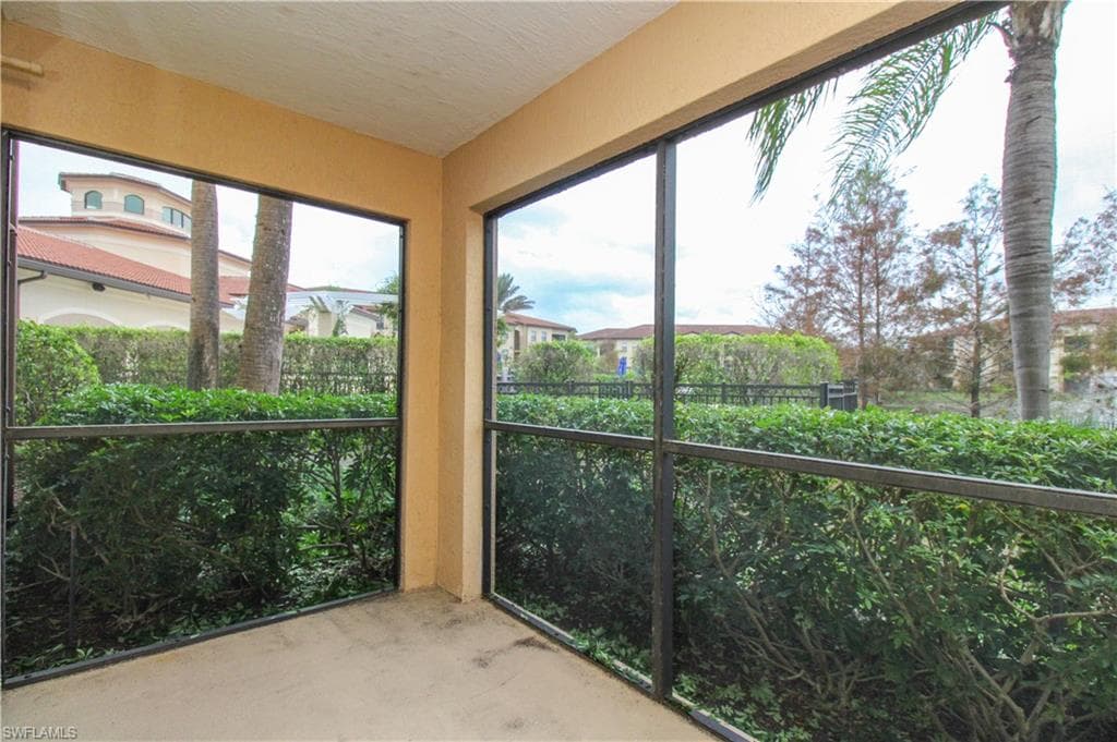 13010 Positano CIR # 102, NAPLES FL 34105-26