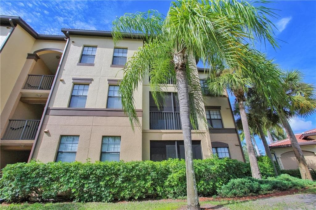 13010 Positano CIR # 102, NAPLES FL 34105-27