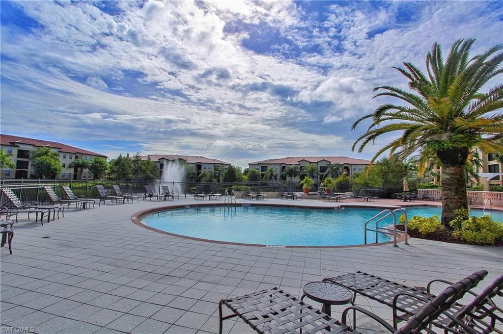 13010 Positano CIR # 102, NAPLES FL 34105-32