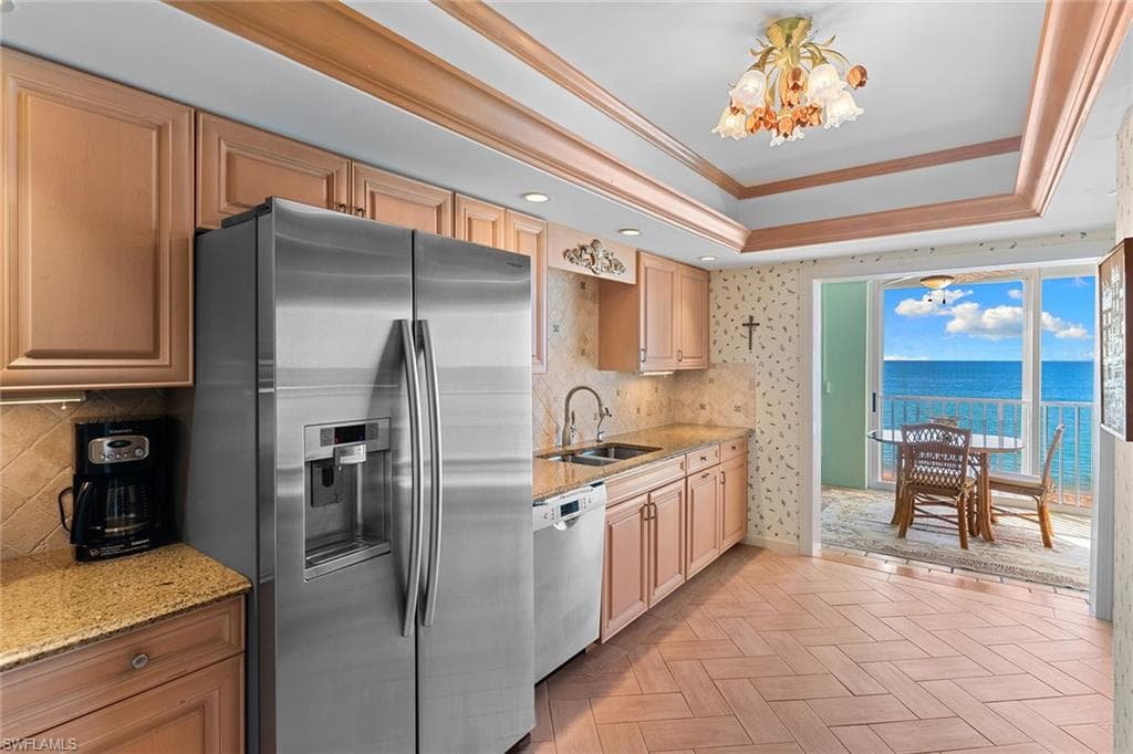 1285 Gulf Shore BLVD N # 2B, NAPLES FL 34102-11