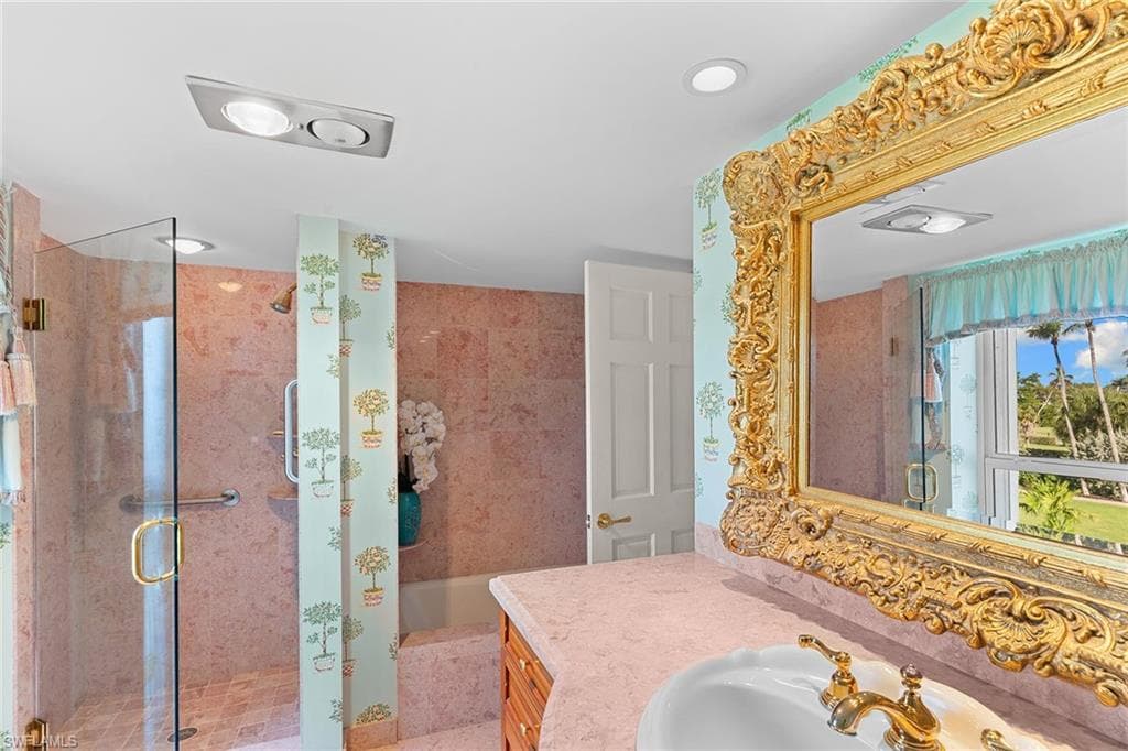 1285 Gulf Shore BLVD N # 2B, NAPLES FL 34102-21