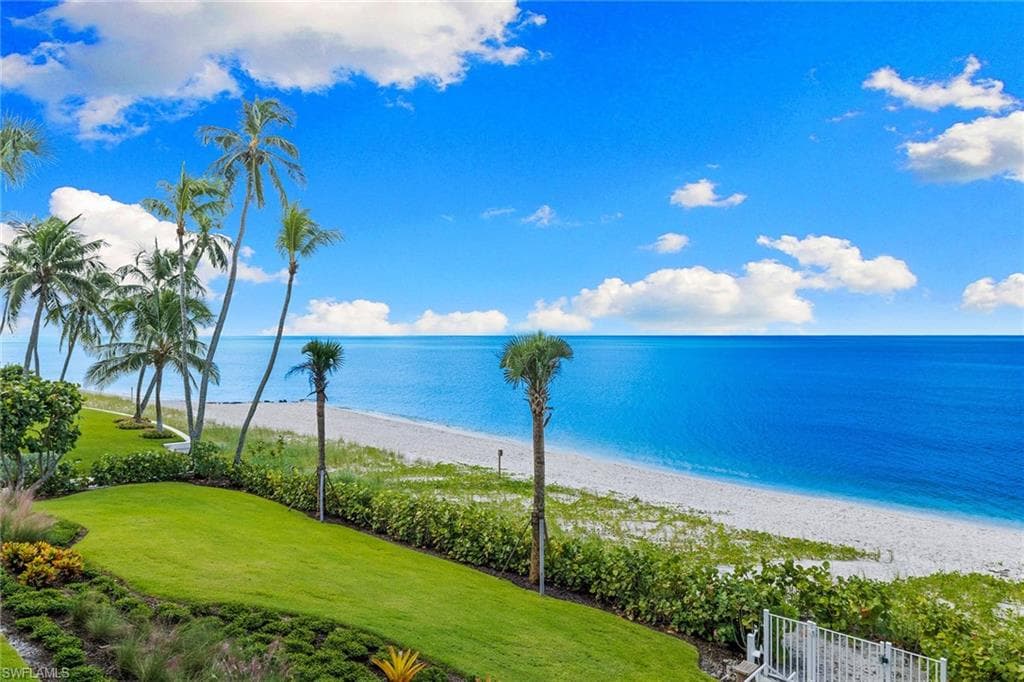 1285 Gulf Shore BLVD N # 2B, NAPLES FL 34102-2