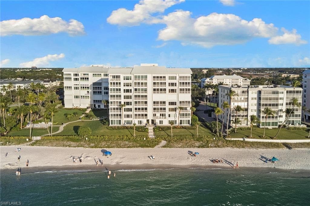 1285 Gulf Shore BLVD N # 2B, NAPLES FL 34102-35
