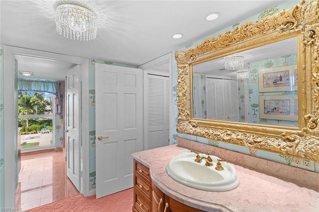 1285 Gulf Shore BLVD N # 2B, NAPLES FL 34102-19