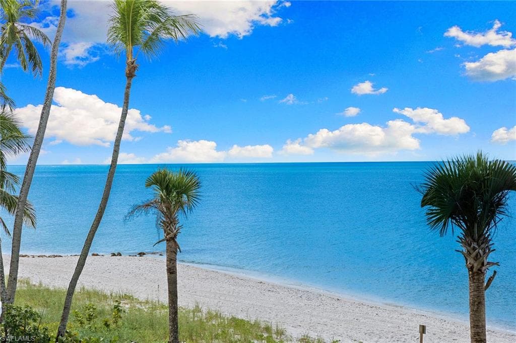 1285 Gulf Shore BLVD N # 2B, NAPLES FL 34102-39