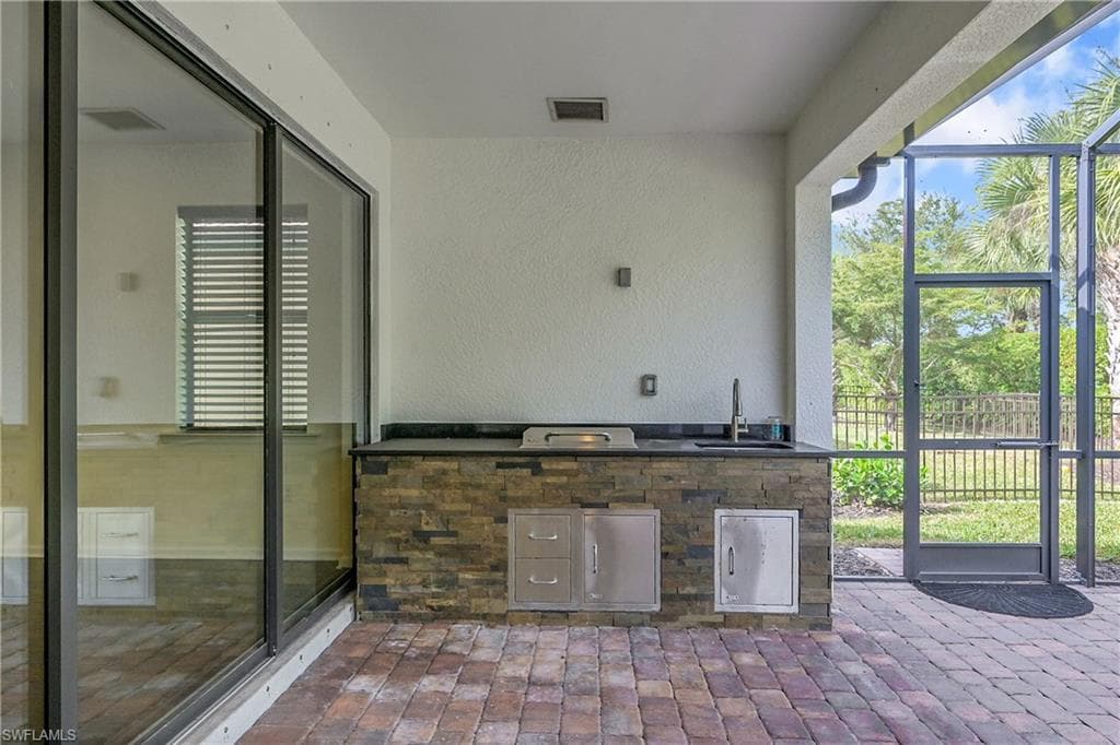 6612 Ensor CT, FORT MYERS FL 33966-22