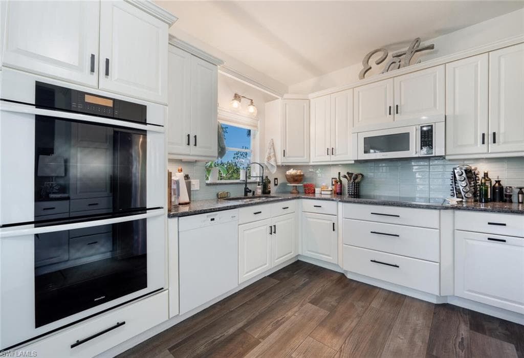 3858 Riviera CIR, BONITA SPRINGS FL 34134-18